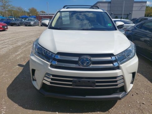 Used 2017 Toyota Highlander Limited image 3