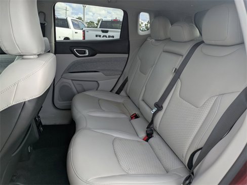Used 2022 Jeep Compass Latitude image 13