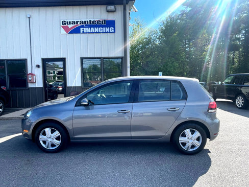 Used 2011 Volkswagen Golf 4-Door image 7