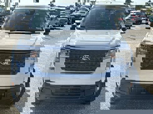 New 2025 Ford Maverick XL image 2