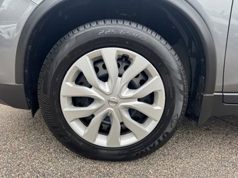 Used 2019 Nissan Rogue S image 12
