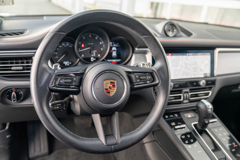 Used 2022 Porsche Macan image 17