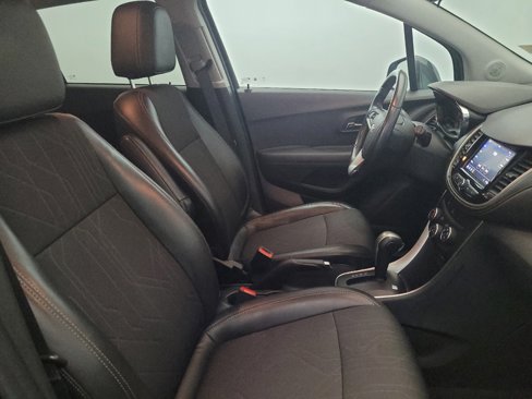 Used 2020 Chevrolet Trax LT w/ LT Convenience Package image 21