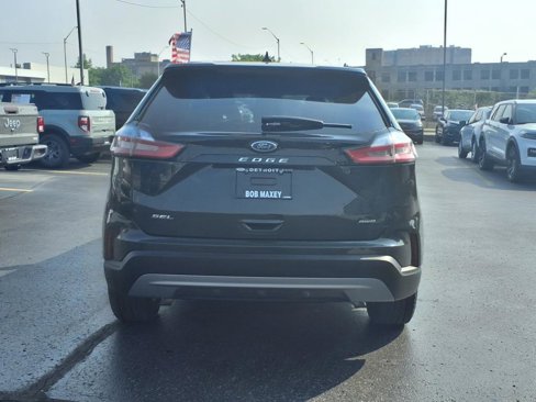 Used 2022 Ford Edge SEL w/ Convenience Package image 5