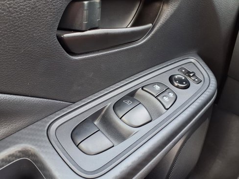 Used 2025 Nissan Versa S w/ Trunk Package image 17