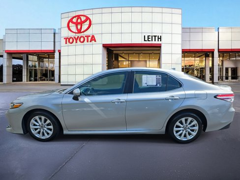 Used 2019 Toyota Camry LE image 8