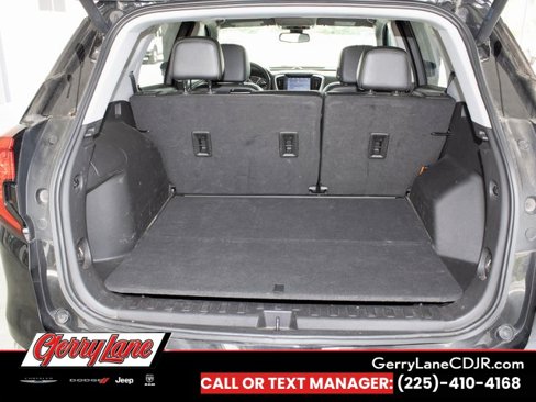 Used 2024 GMC Terrain SLT image 6