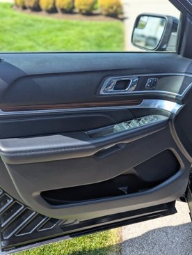 Used 2018 Ford Explorer Limited image 11