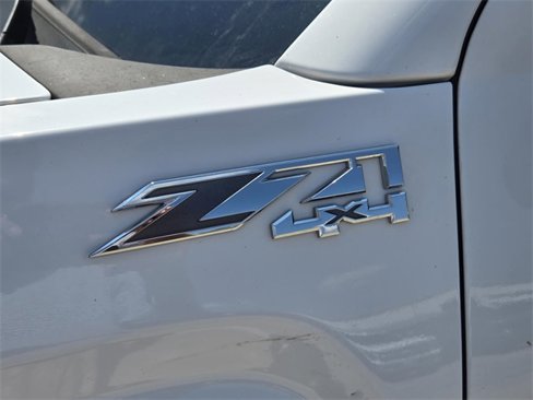 Used 2017 GMC Sierra 1500 SLT w/ SLT Premium Package image 10