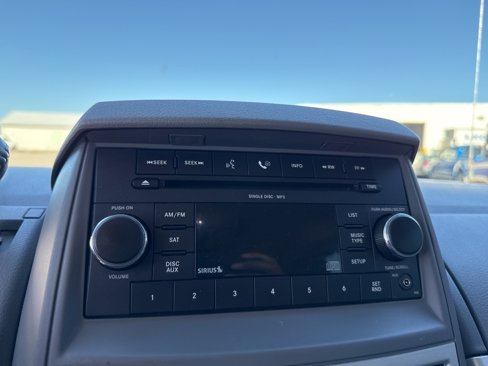 Used 2010 Chrysler Town & Country Touring image 19