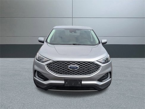 Used 2024 Ford Edge SEL image 9