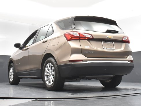 Used 2018 Chevrolet Equinox LS image 12