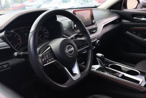 Used 2023 Nissan Altima 2.5 SR image 14