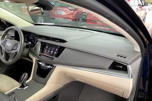 Used 2017 Cadillac XT5 Luxury w/ Driver Awareness Package image 18