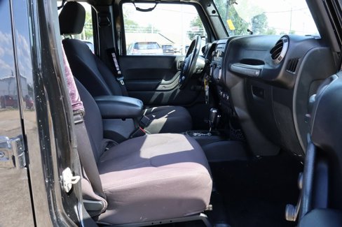 Used 2015 Jeep Wrangler Unlimited Sport w/ Connectivity Group image 6