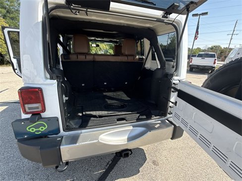 Used 2017 Jeep Wrangler Unlimited Sahara w/ Connectivity Group image 23