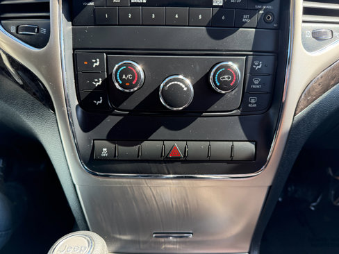 Used 2012 Jeep Grand Cherokee Laredo image 13
