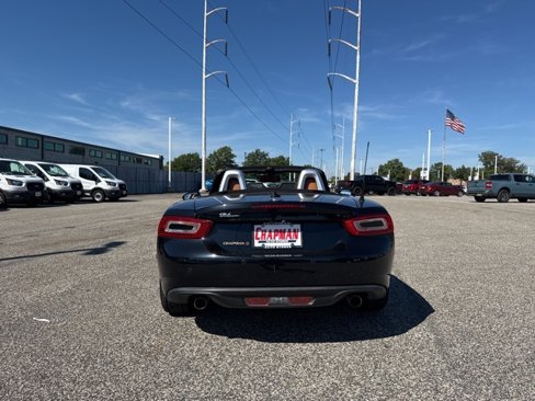 Used 2018 FIAT 124 Spider Lusso w/ Convenience Group image 8