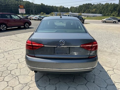 Used 2016 Volkswagen Passat 1.8T R-Line image 10
