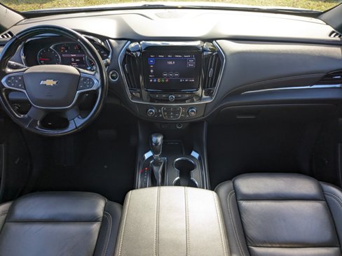 Used 2022 Chevrolet Traverse LT w/ LT Premium Package image 17