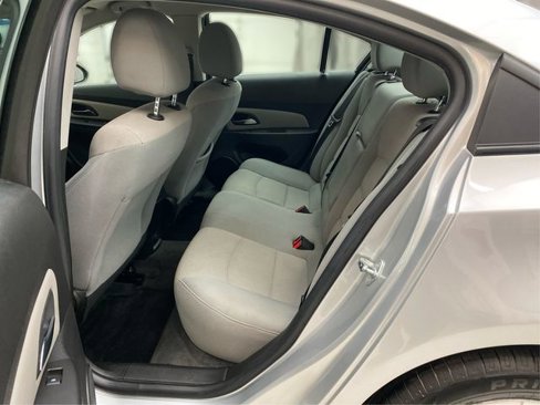 Used 2015 Chevrolet Cruze LT image 10