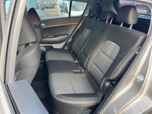 Used 2018 Kia Sportage LX image 10