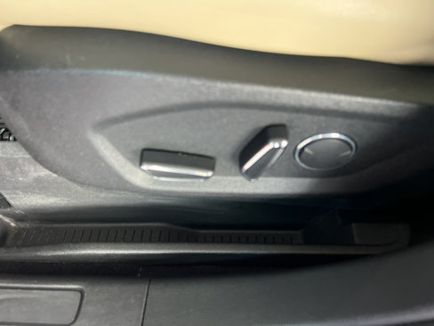 Used 2019 Ford Edge SEL w/ Equipment Group 201A image 24
