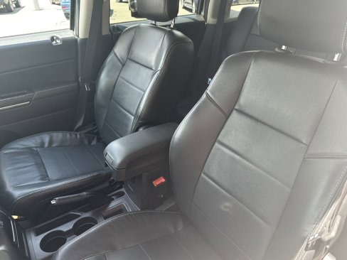 Used 2014 Jeep Patriot Limited image 18