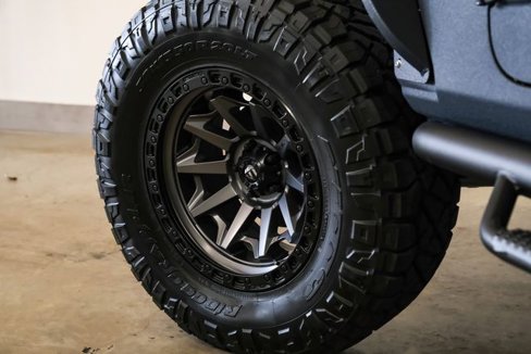 Used 2025 Jeep Gladiator Sport image 6