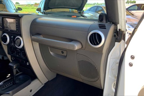 Used 2010 Jeep Wrangler Unlimited Sahara w/ Dual Top Group image 17