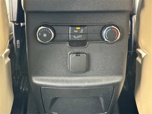 Used 2016 Ford Explorer XLT w/ Equipment Group 202A image 17