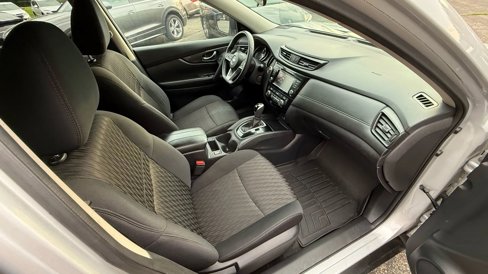 Used 2018 Nissan Rogue SV image 26
