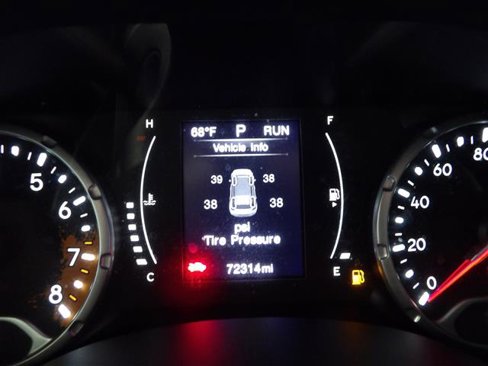 Used 2015 Jeep Renegade Latitude w/ Popular Equipment Group image 30