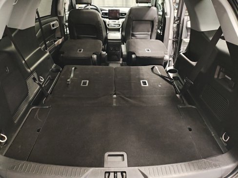 Used 2023 Ford Explorer XLT w/ Equipment Group 202A image 16