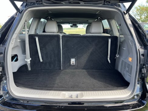 Used 2017 Toyota Highlander SE image 27
