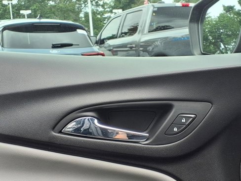 Used 2019 Chevrolet Equinox LT image 17