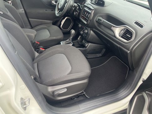 Used 2021 Jeep Renegade Latitude image 31