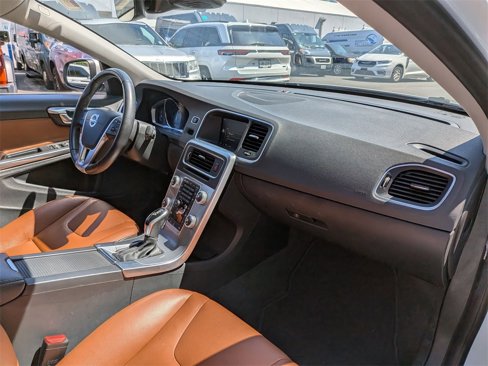 Used 2017 Volvo S60 T5 Inscription image 25