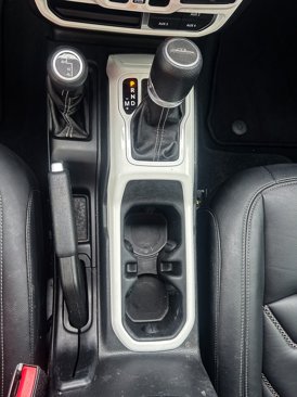 Used 2022 Jeep Gladiator Overland w/ Cold Weather Group image 19