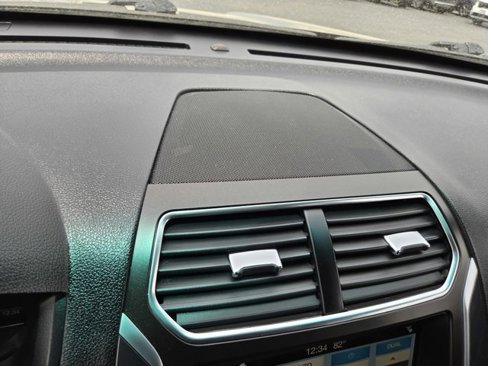 Used 2018 Ford Explorer Limited image 7