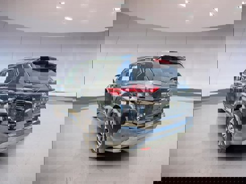 Used 2021 Nissan Rogue SV image 3