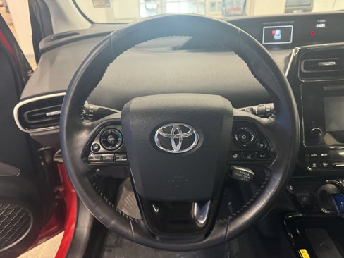 Used 2019 Toyota Prius image 18