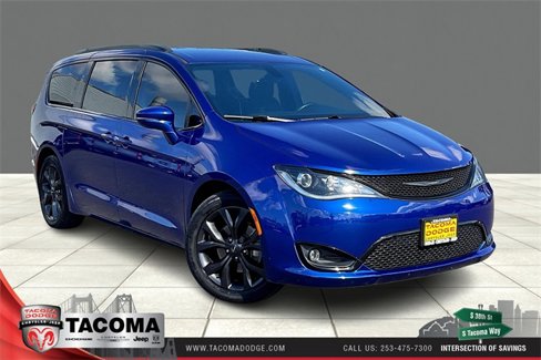 Used 2019 Chrysler Pacifica Limited image 1