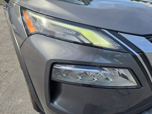 Used 2023 Nissan Rogue SV image 10