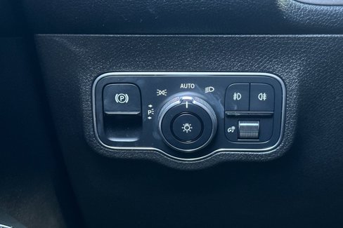 Certified 2021 Mercedes-Benz GLB 250 image 28