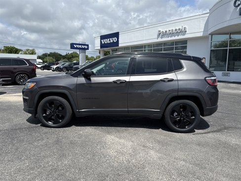 Used 2020 Jeep Compass Latitude image 3
