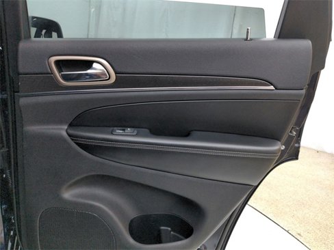 Used 2017 Jeep Grand Cherokee Limited image 40