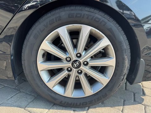 Used 2017 Hyundai Sonata Limited w/ Ultimate Package 04 image 12