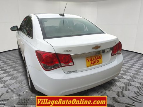 Used 2015 Chevrolet Cruze LT image 10