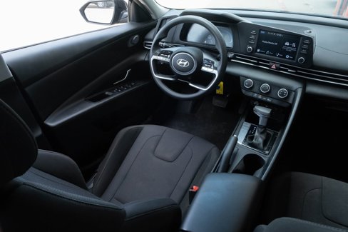 Used 2024 Hyundai Elantra SE image 19